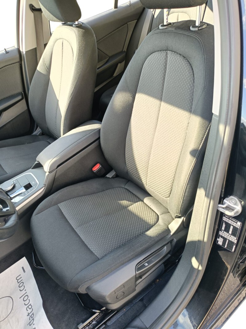 BMW Serie 1       (F40) 116d 5p. Business Advantage