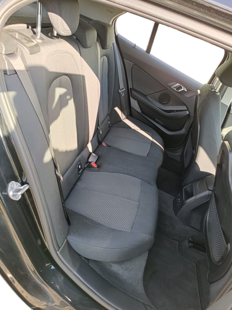 BMW Serie 1       (F40) 116d 5p. Business Advantage