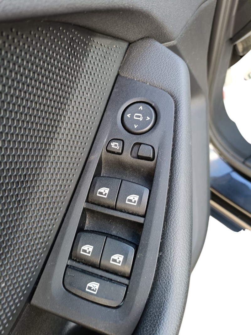 BMW Serie 1       (F40) 116d 5p. Business Advantage