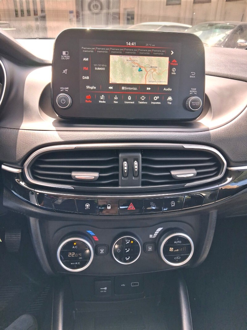 FIAT Tipo (2015-->) Tipo 1.3 Mjt S&S SW City Life