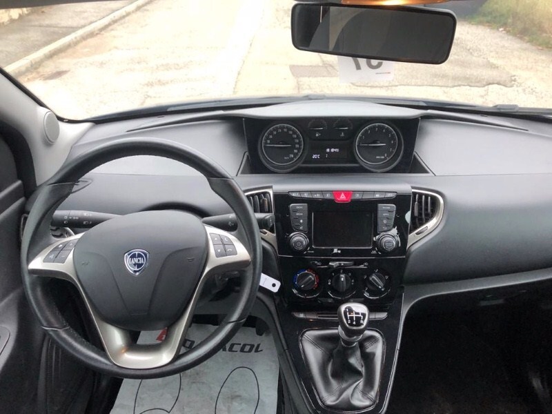 LANCIA Ypsilon 3ª serie Ypsilon 1.2 69 CV 5 porte Gold