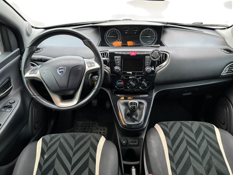 LANCIA Ypsilon 3ª serie Ypsilon 1.2 69 CV 5 porte Gold