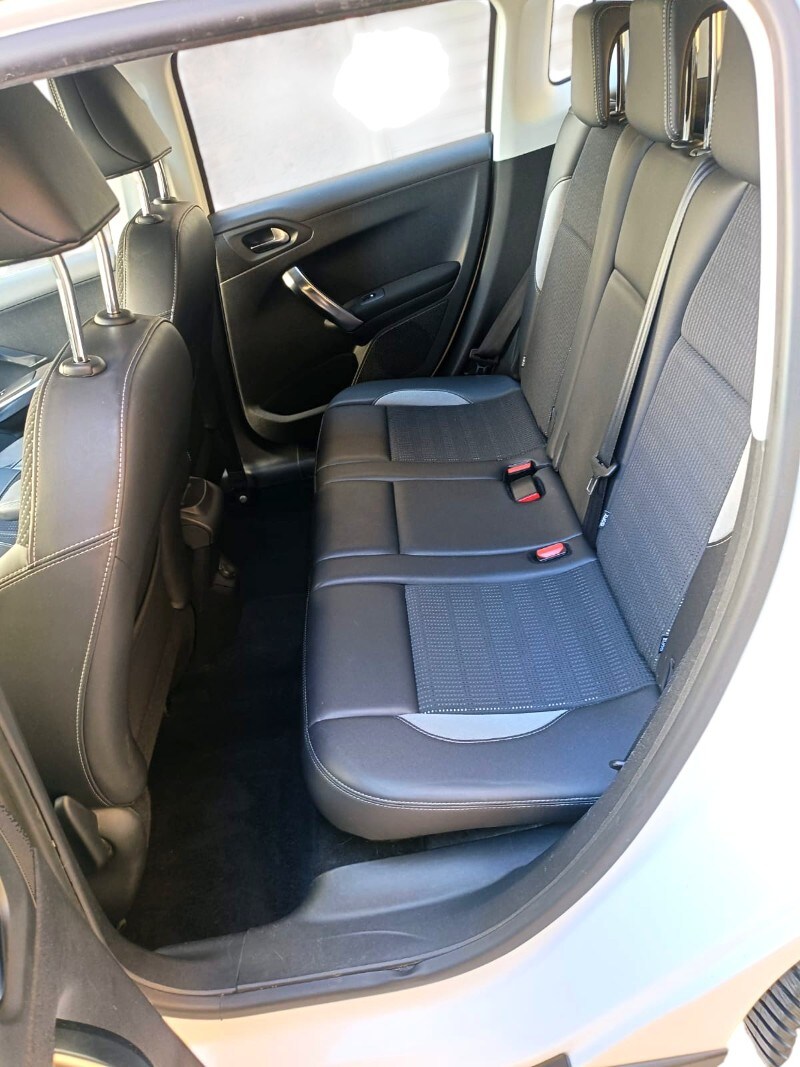 PEUGEOT 2008 1° serie 1.6 e-HDi 92 CV Stop&Start Allure