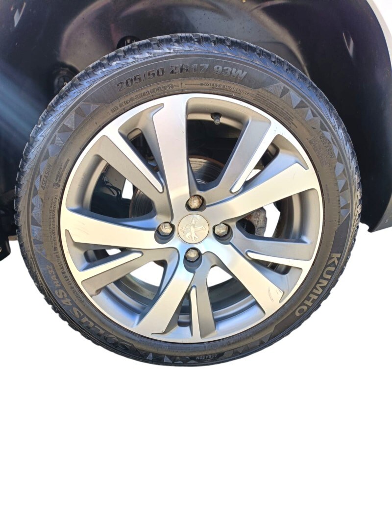 PEUGEOT 2008 1° serie 1.6 e-HDi 92 CV Stop&Start Allure