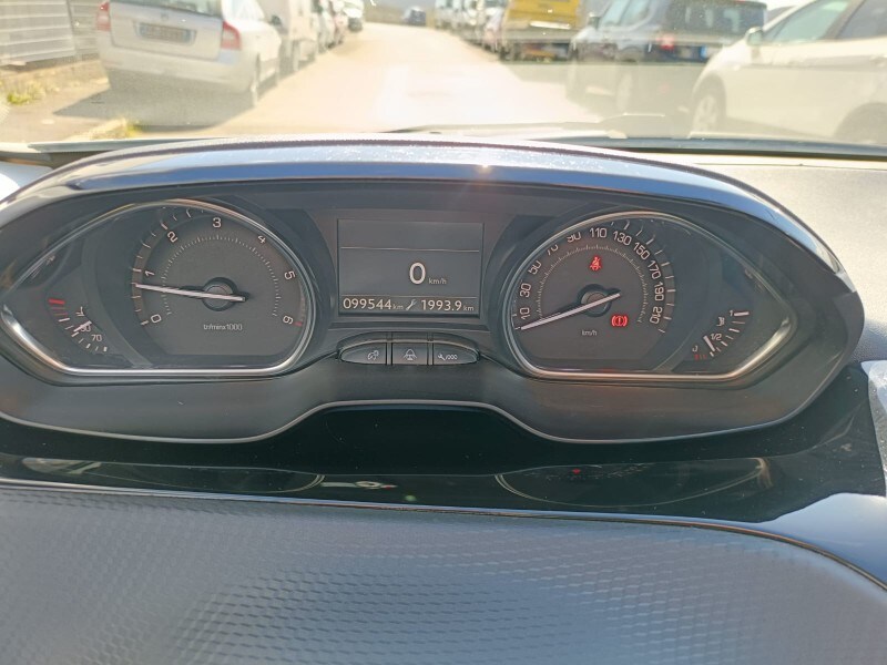 PEUGEOT 2008 1° serie 1.6 e-HDi 92 CV Stop&Start Allure